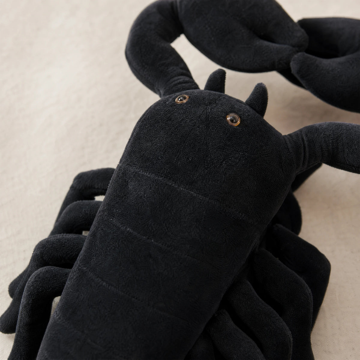 Scorpion Plush Toy, Black Soft Stuffed Animal - Détail matière