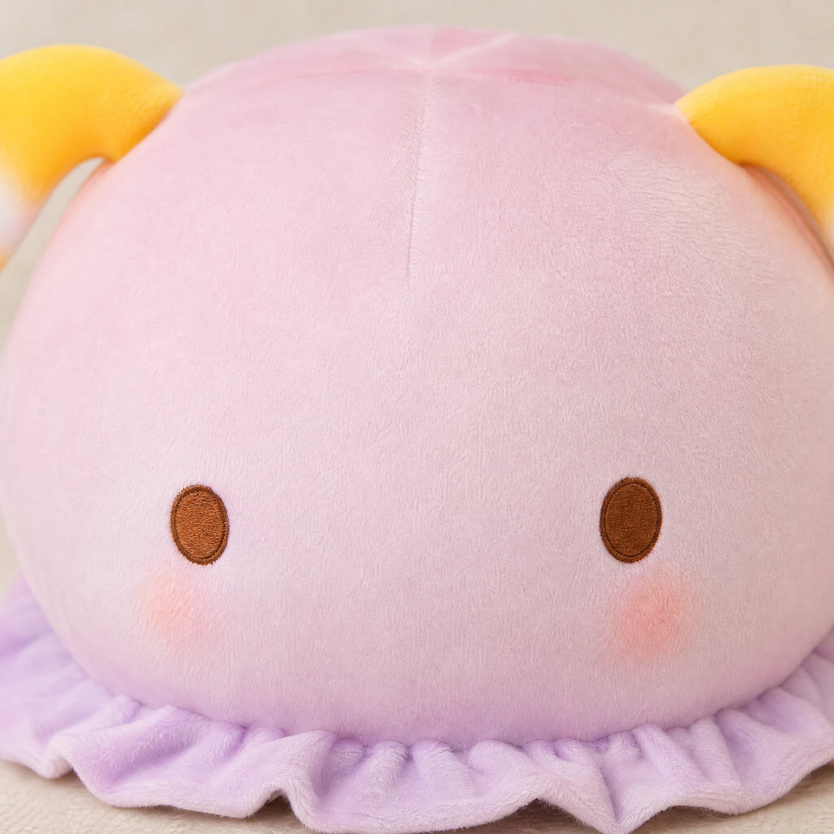 Sea Snail Plush with Soft Tentacles and Round Design - Détail matière