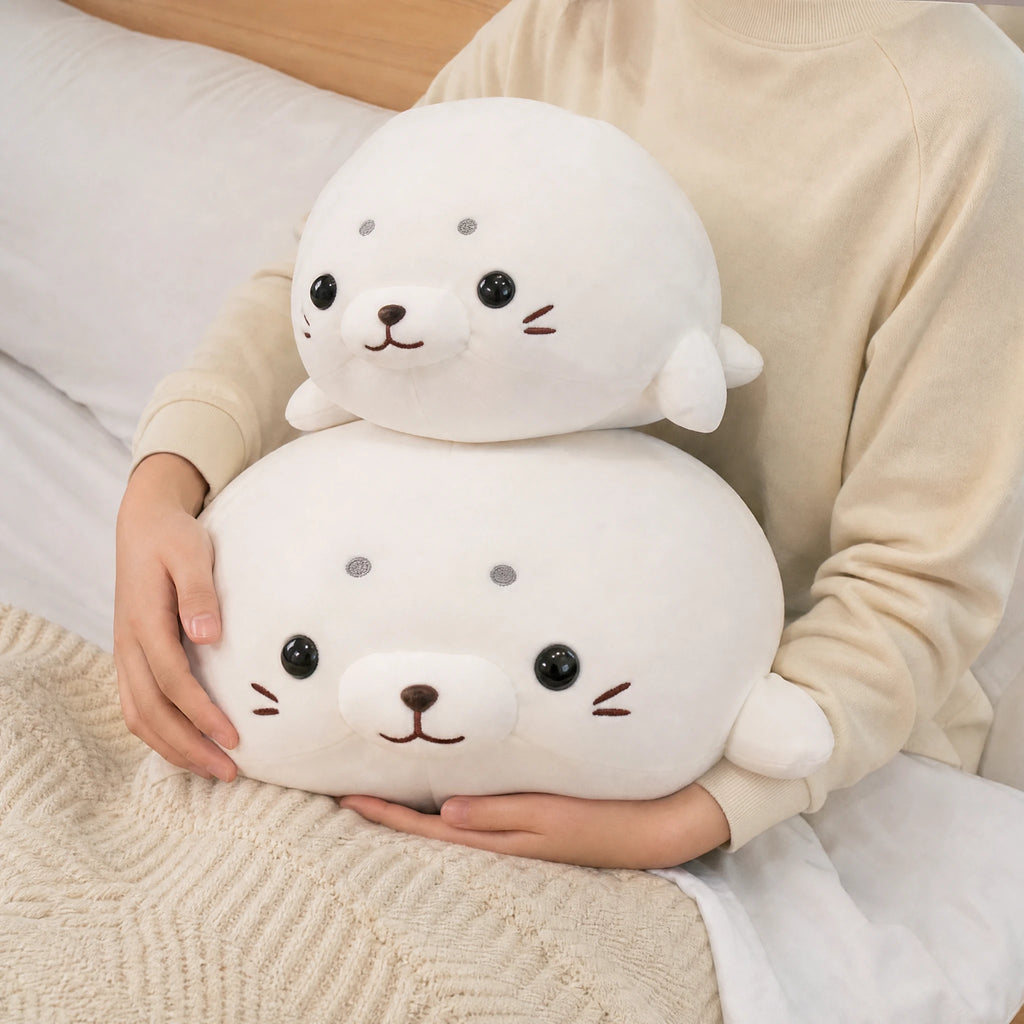 Seal Plush Toy with Chubby Round Body and Soft White Coat - Utilisation du produit
