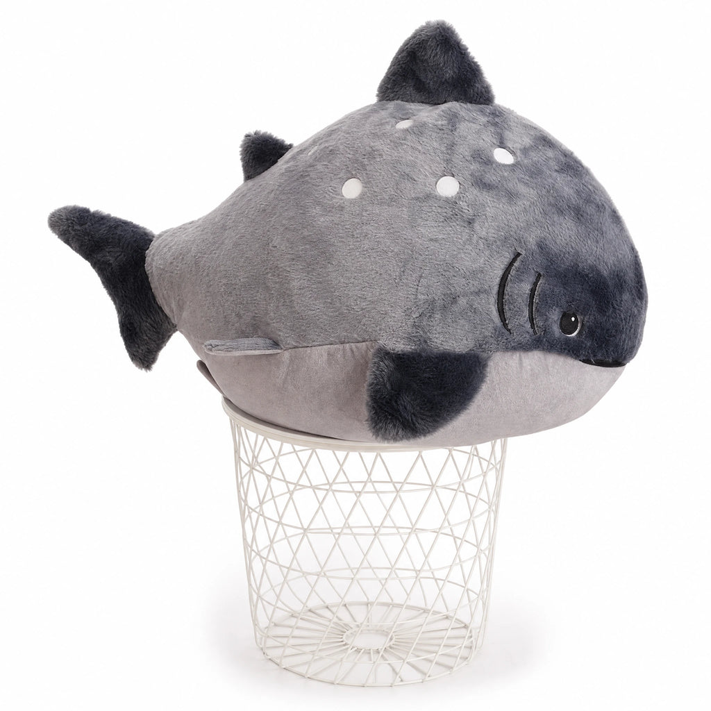 Shark Plush in Chubby Gray Spotted Design - Fond blanc