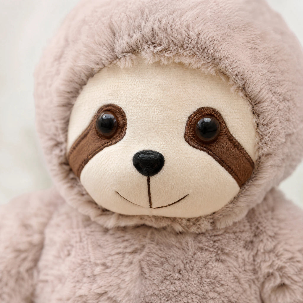 Sloth Plush with Long Hugging Arms in Soft Brown Fur - Détail matière