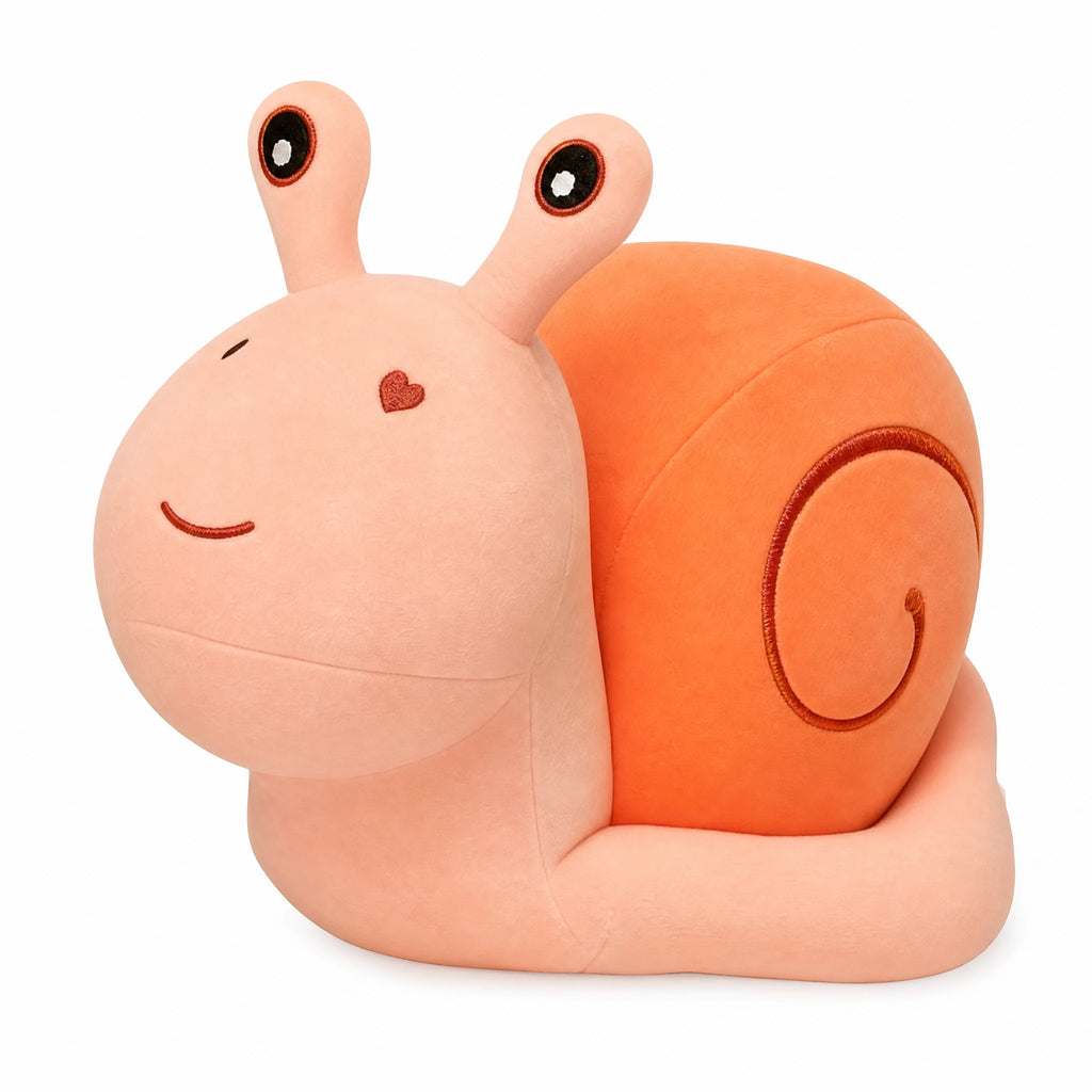 Snail Plush Toy with Heart Detail and Soft Cotton - Fond blanc