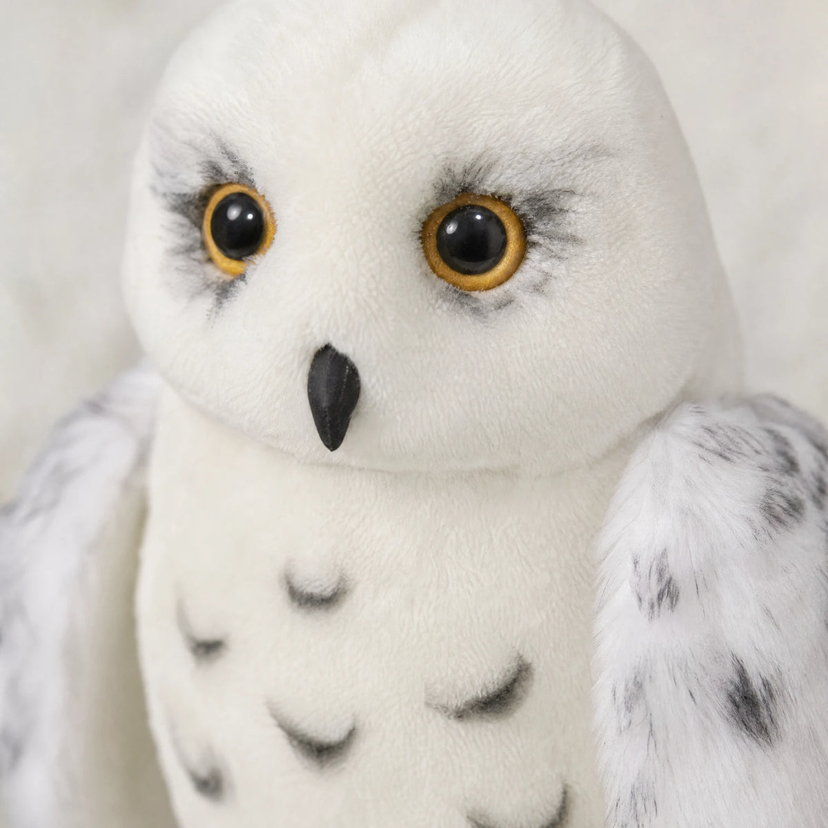 Snowy Owl Plush with Realistic White Feathers - Détail matière
