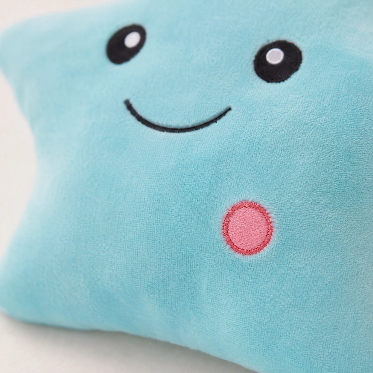 Star Plush Nightlight with Soft Glow and Smiling Face - Détail matière