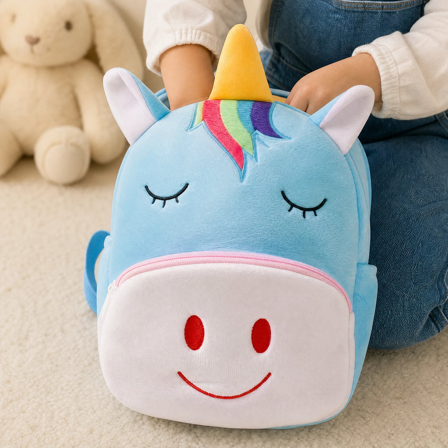 Unicorn Backpack with Rainbow Mane and Plush Design - Utilisation du produit