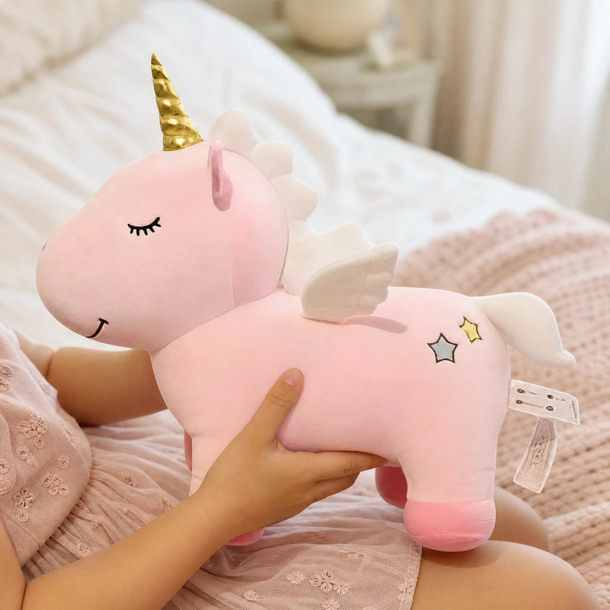 Unicorn Plush with Golden Horn and Wings - Utilisation du produit