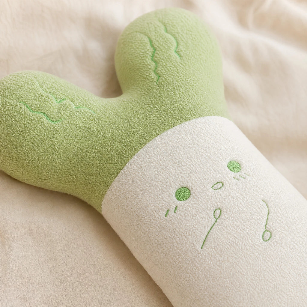 Vegetable Plush Pillow with Embroidered Face 110cm - Détail matière