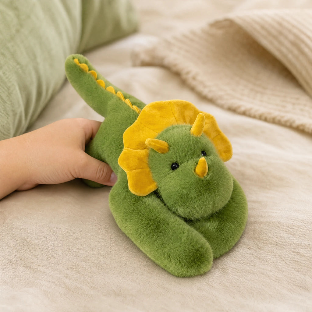 Weighted Dinosaur Plush, Green Triceratops with Yellow Crest - Utilisation du produit