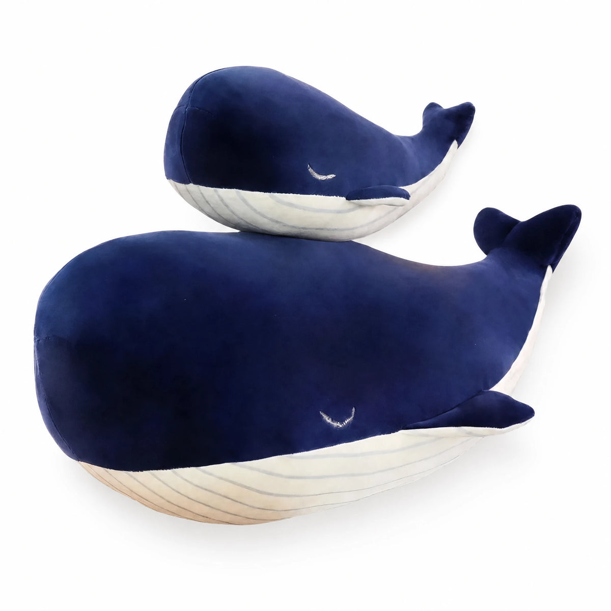 Whale Plush Toy – Soft Navy Blue Stuffed Whale in 3 Sizes - Fond blanc