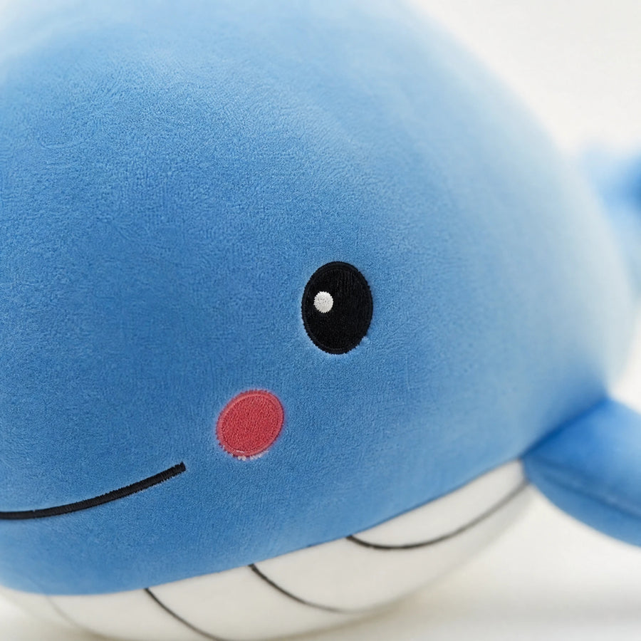 Whale Plush Toy with Timid Smile in Soft Blue Cotton - Détail matière