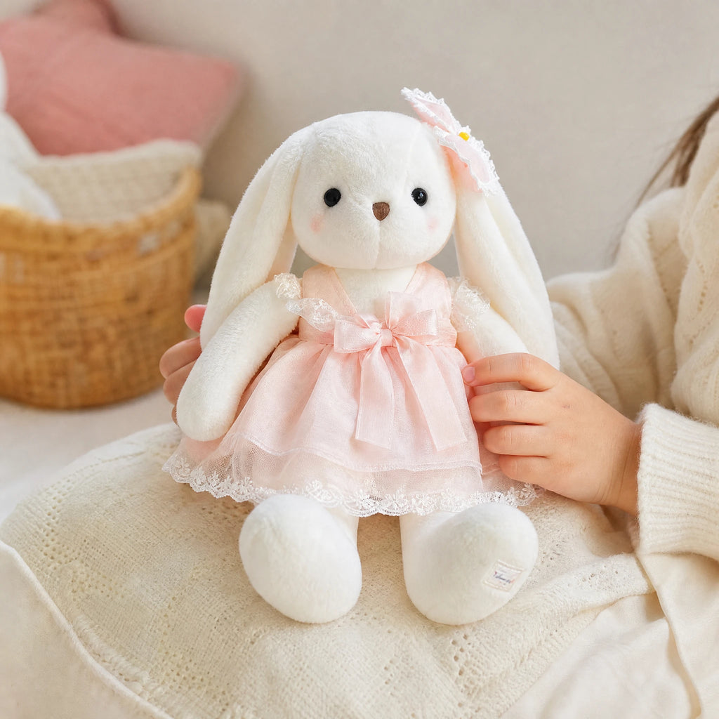 White Bunny Plush with Pastel Lace Dress and Floppy Ears - Utilisation du produit
