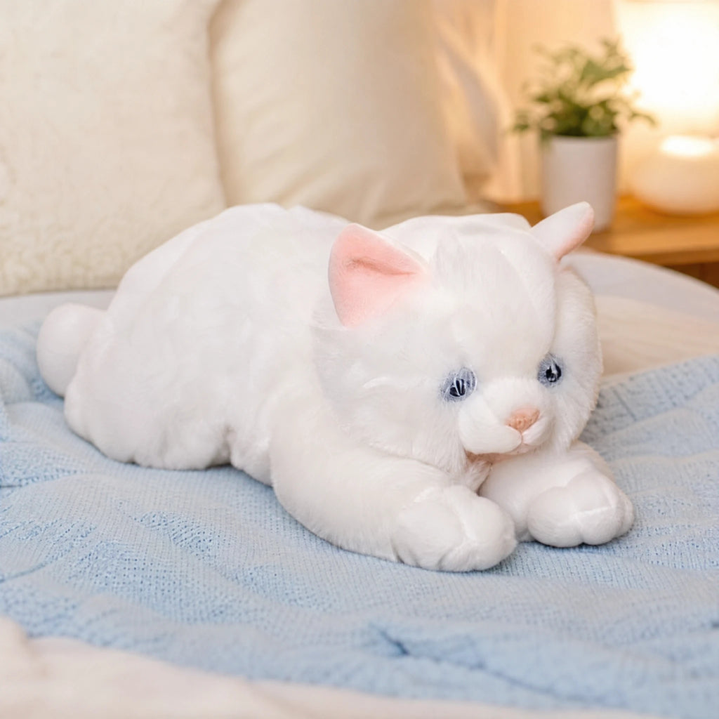 White Kitten Plush in Playful Lying Position - Utilisation du produit